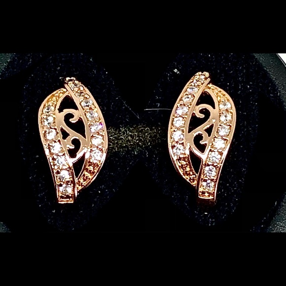 White CZ Rose Gold Tn Bypass Curve Huggie Earrings - Picture 1 of 4